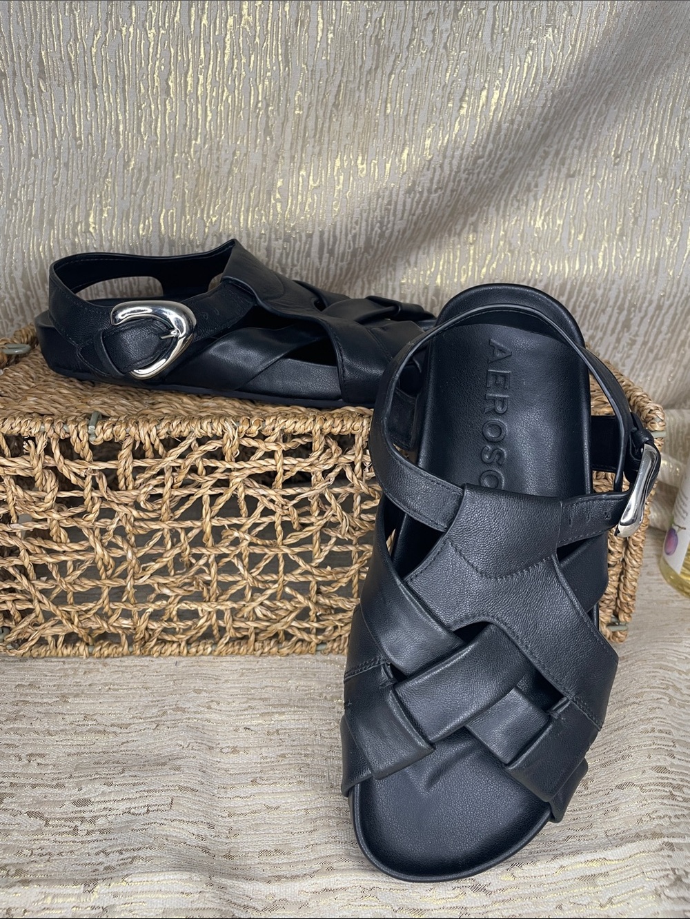 Aerosoles Leon Butter Soft Leather Form Fitting Adjustable Black Sandals  7 New